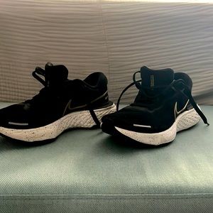 Nike Zoomx Invincible flyknit